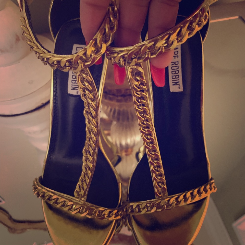 Strapping heels